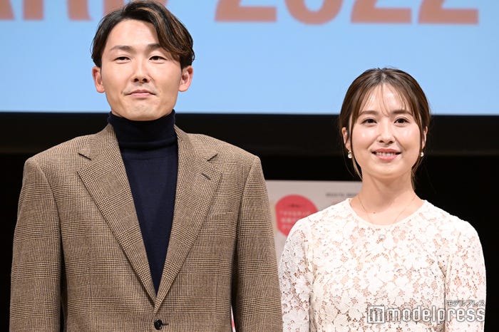 源田壮亮選手、衛藤美彩 (C)モデルプレス
