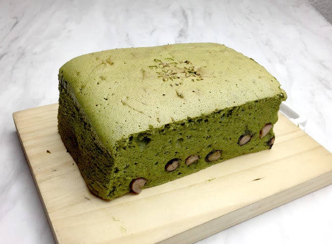 台湾カステラ 《抹茶黒豆》￥900／画像提供：LIFEstyle