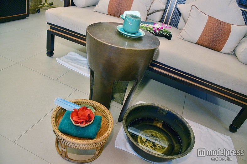 マッサージの前に、お茶を飲みながらフットバスを堪能