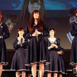 乃木坂46(左から)松村沙友理、白石麻衣、橋本奈々未