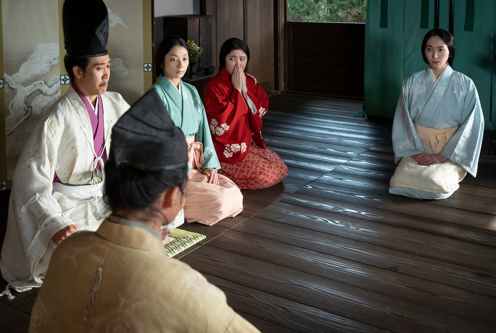 （左から）大泉洋、小池栄子、宮澤エマ、新垣結衣（C）NHK