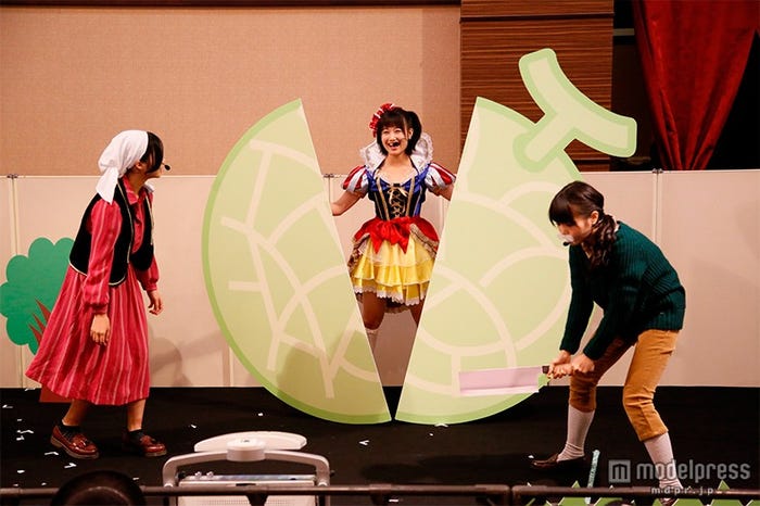 「箱推宮 4生会(はこおしぐう ふぉーじょうや)~1461日分の感謝・楽しまんといかんばい~」の様子(C)AKS