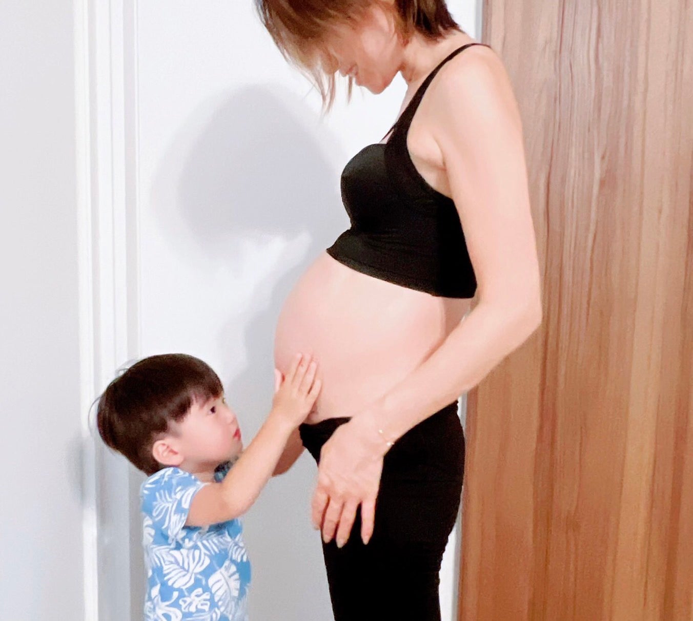 第3子妊娠中の鈴木亜美（提供写真）