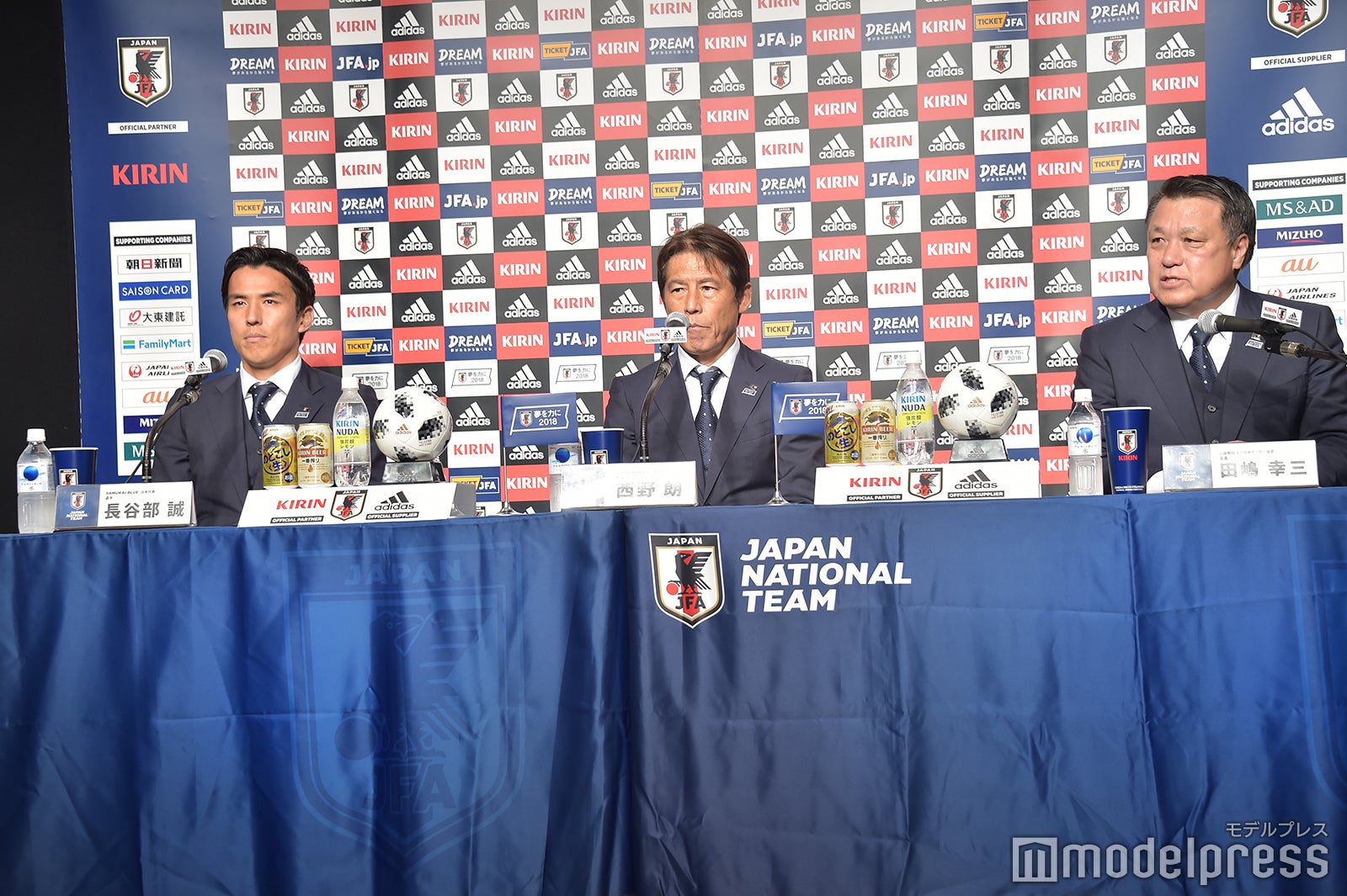 W杯日本代表帰国 会見全文 前編 小さい選手 の熱い存在 長谷部誠が振り返る4年 西野朗監督がかけた言葉 モデルプレス