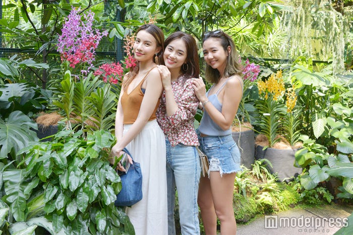 (左から)難波サキ、宮城舞、kiy (C)モデルプレス