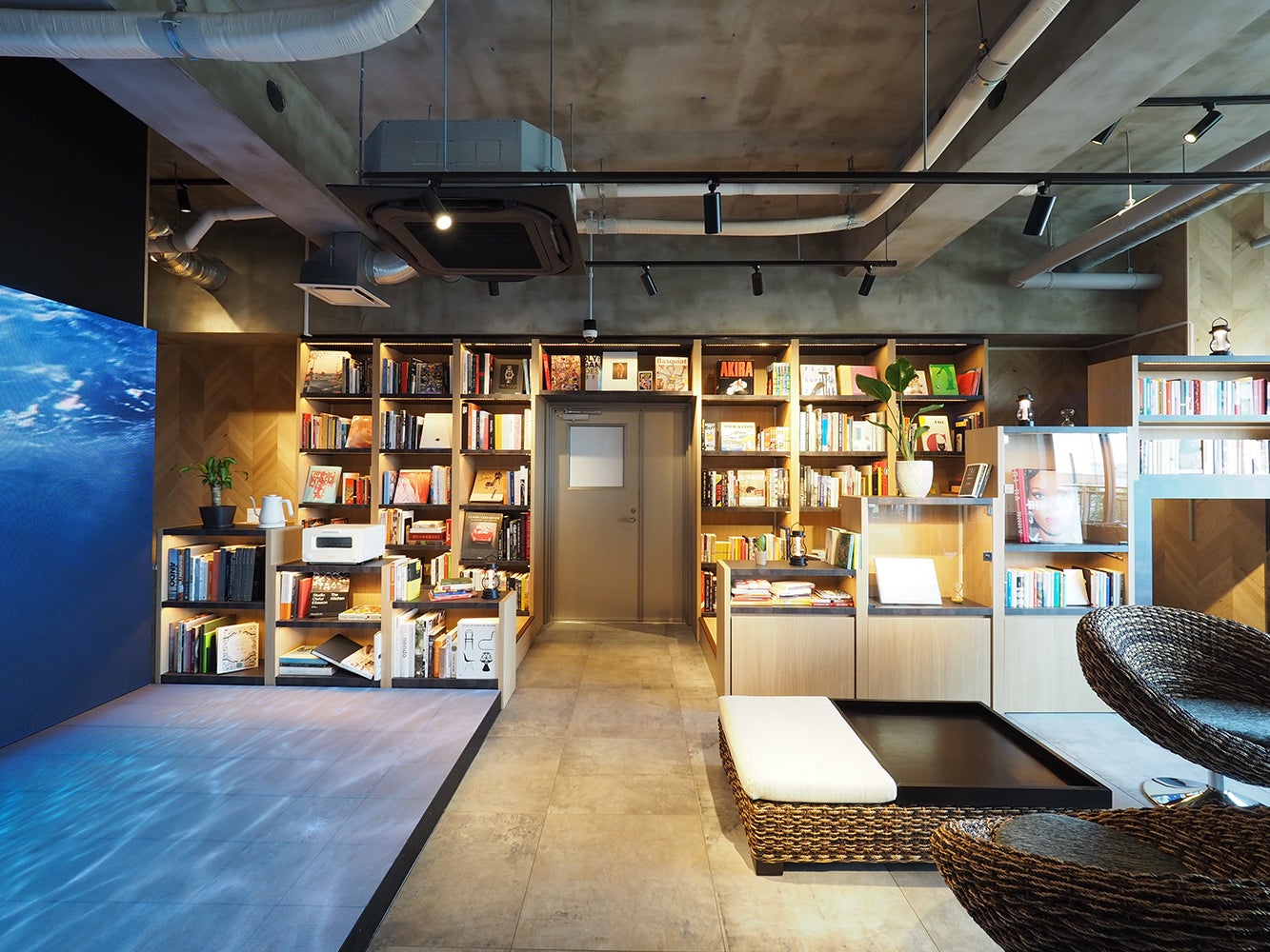 ブックラウンジ／画像提供：スターリゾート