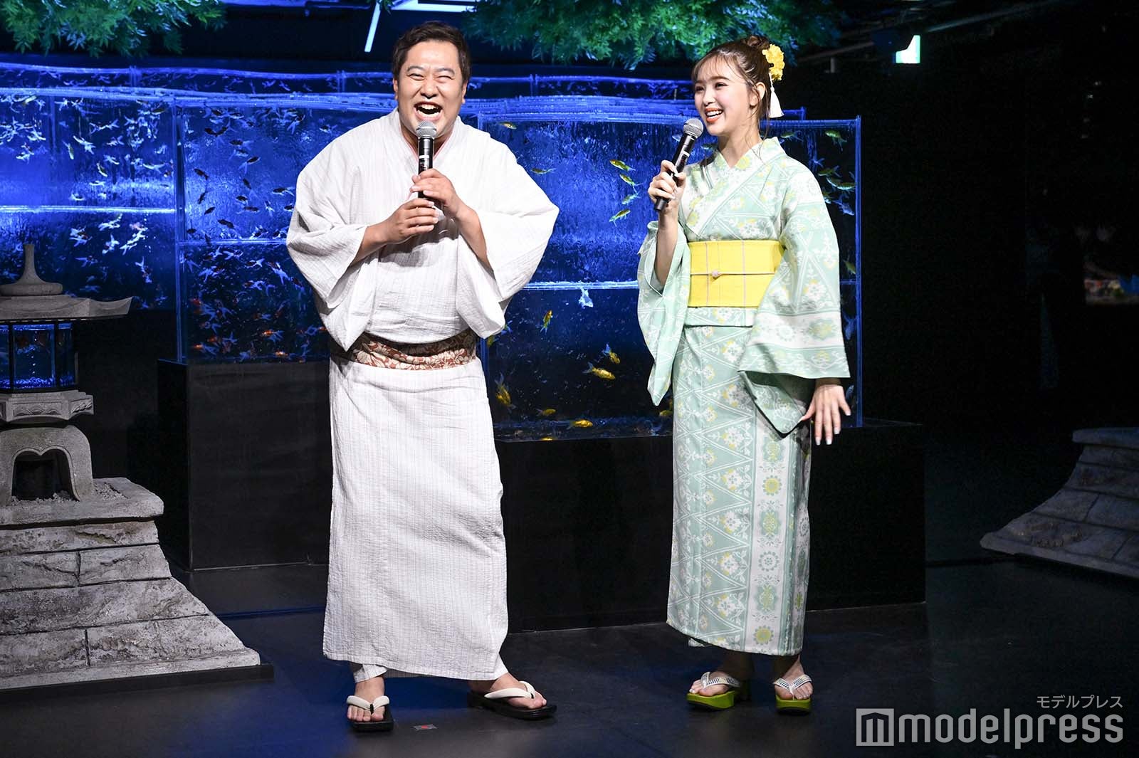 とにかく明るい安村、藤田ニコル（C）モデルプレス