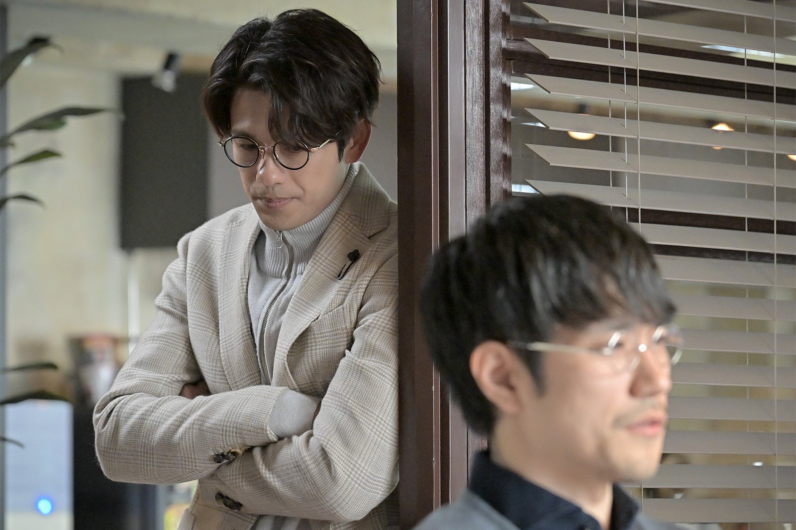 森崎ウィン、松山ケンイチ「クジャクのダンス、誰が見た？」第8話（C）TBS