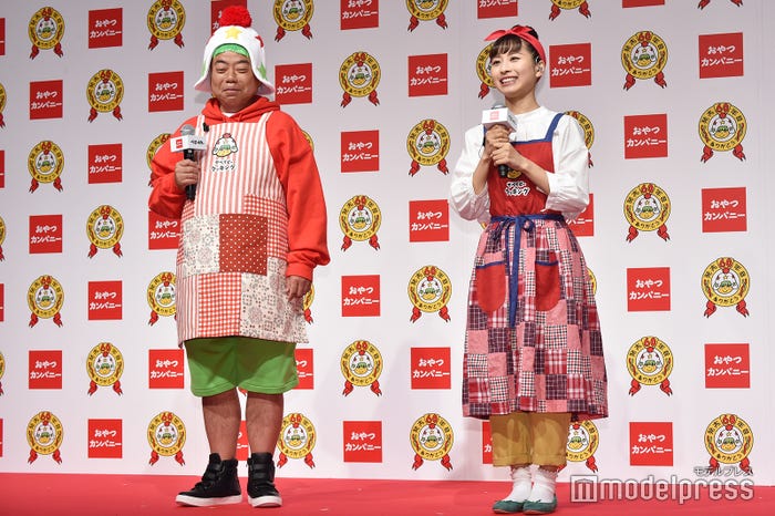 出川哲朗、龍夢柔/ロン・モンロウ(栗子) (C)モデルプレス