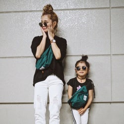 双子みたいでかわいい! おしゃれな親子リンクコーデでおでかけをもっと楽しもう♥