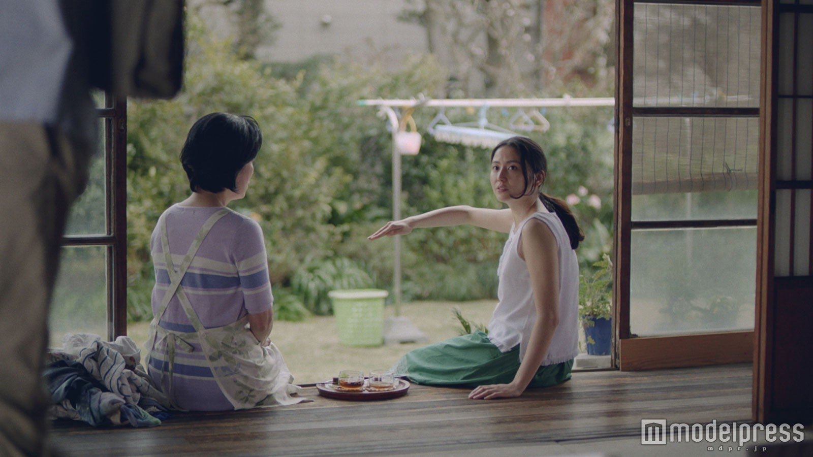 「ふんばる手」篇より