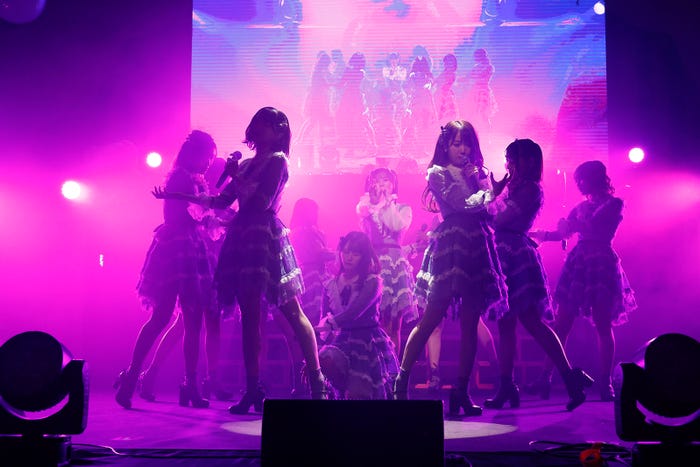 =LOVE「~齊藤なぎさ卒業コンサート~ 現役アイドルちゅ~ みんなのこと大好きだよ」より(提供写真)