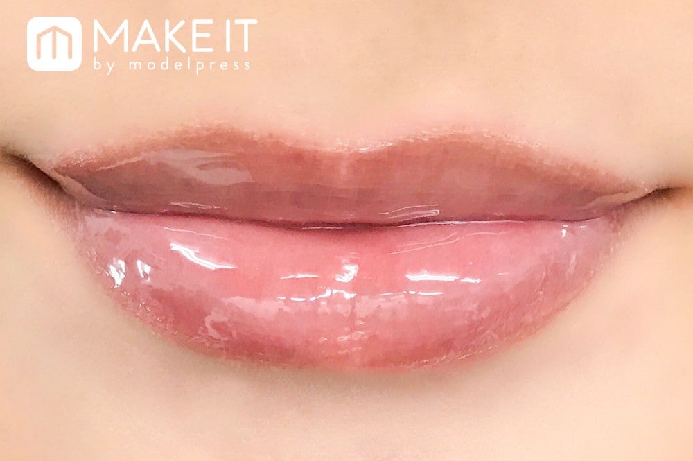 LB／スパイシージェリーリップグロス／フェミニンブルー 単品で使用 (C)メイクイット