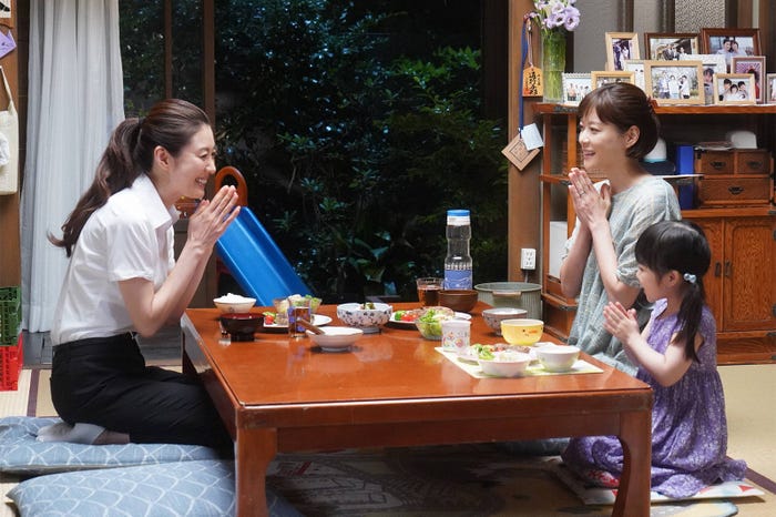 ともさかりえ、上野樹里、加藤柚凪「監察医 朝顔」第6話より(C)フジテレビ