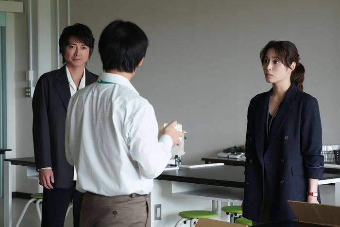 藤原竜也、広瀬アリス「全領域異常解決室」第2話(C)フジテレビ