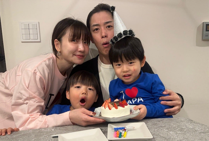 あいのり・桃、6歳下夫の誕生日に愛爆発 お揃い‟ラブTシャツ”に反響「一番幸せな家族の形」