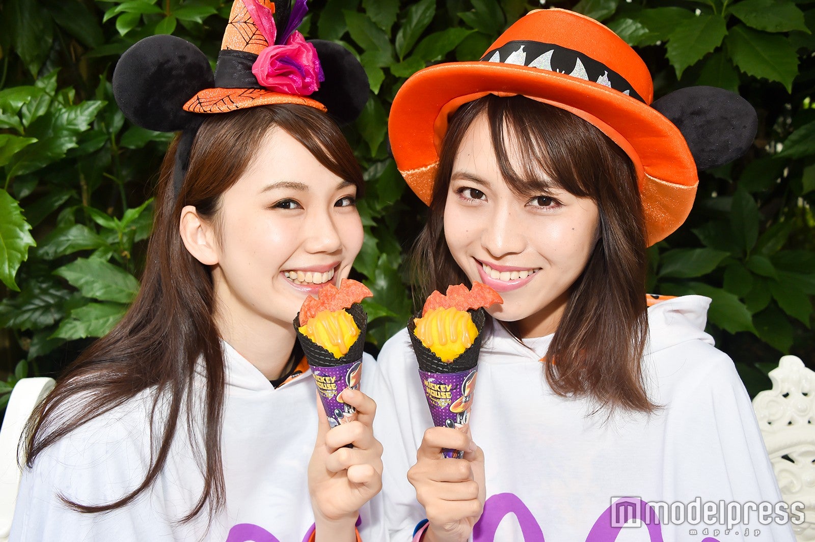 モデル：（左から）松田佳奈子、山本沙樹（C）モデルプレス（C）Disney