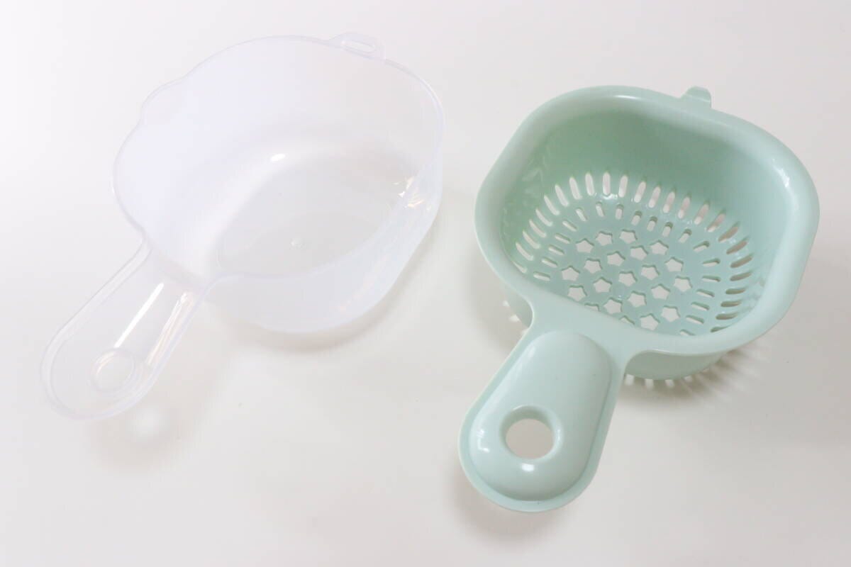 ダイソーの取っ手付　ミニザル・ボウル