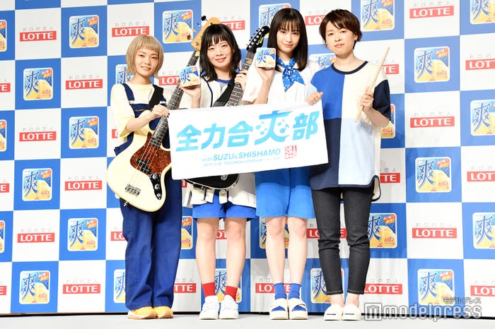 松岡彩、宮崎朝子、広瀬すず、吉川美冴貴(C)モデルプレス