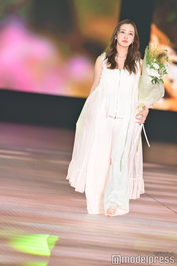 板野友美(C)モデルプレス