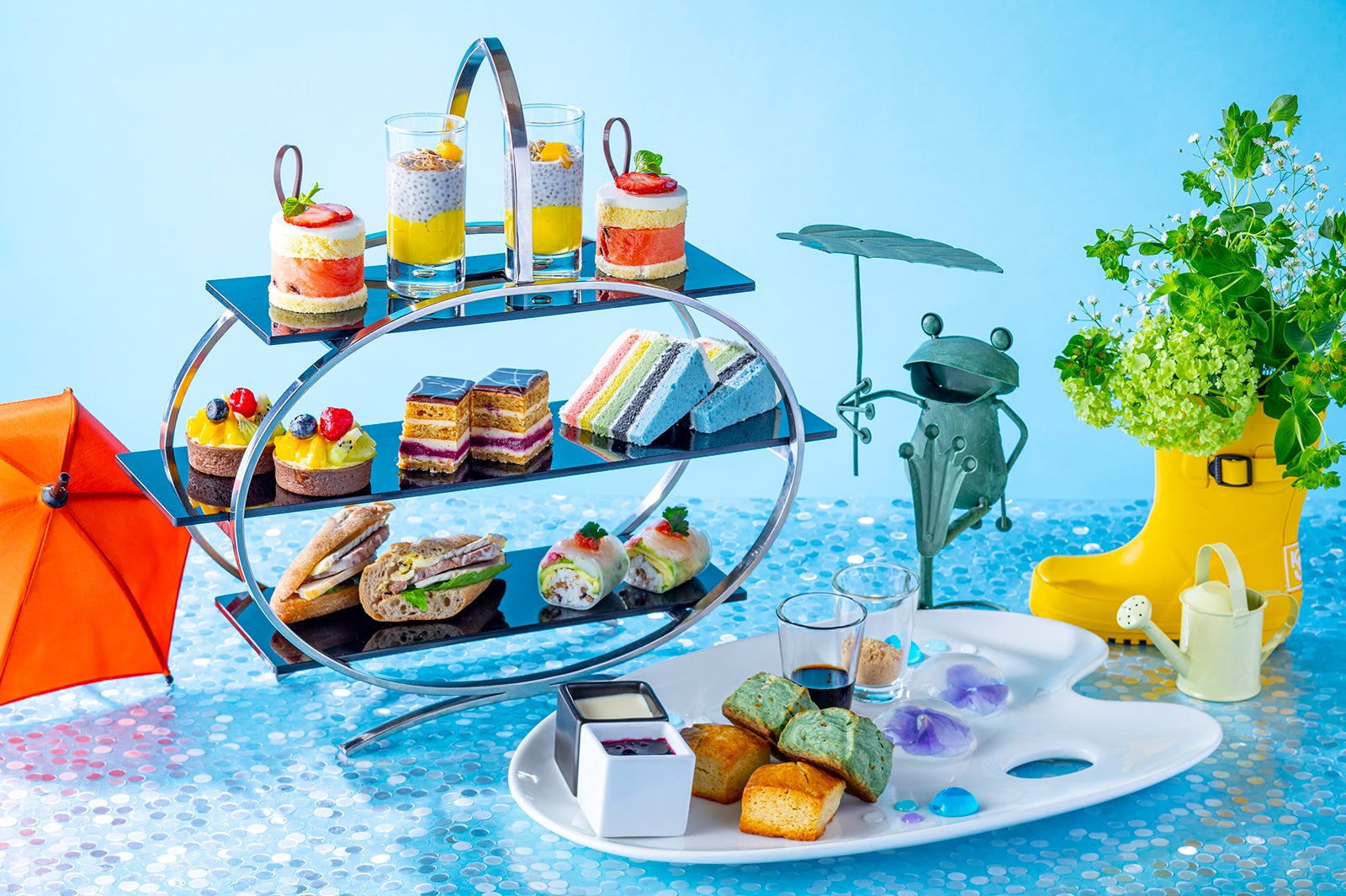 ヒルトン名古屋で“夏の雨上がりの日”イメージのアフタヌーンティー カラフルな夏色スイーツずらり