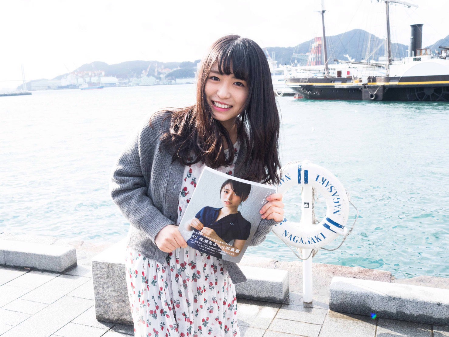 欅坂46長濱ねる写真集、発売1ヶ月で売上13万部 ニュース番組も特集で社会現象＜ここから＞