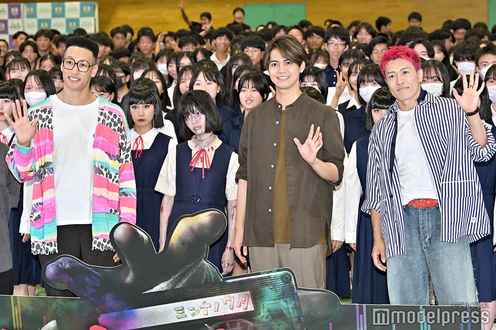 （左から）関口メンディー、片寄涼太、中務裕太（C）モデルプレス