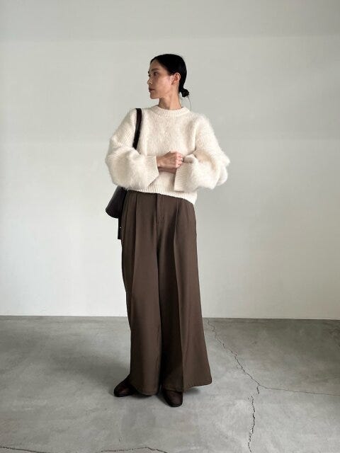 上品コーデ 2025大人女性ふわもこシャギーニット上品コーデ