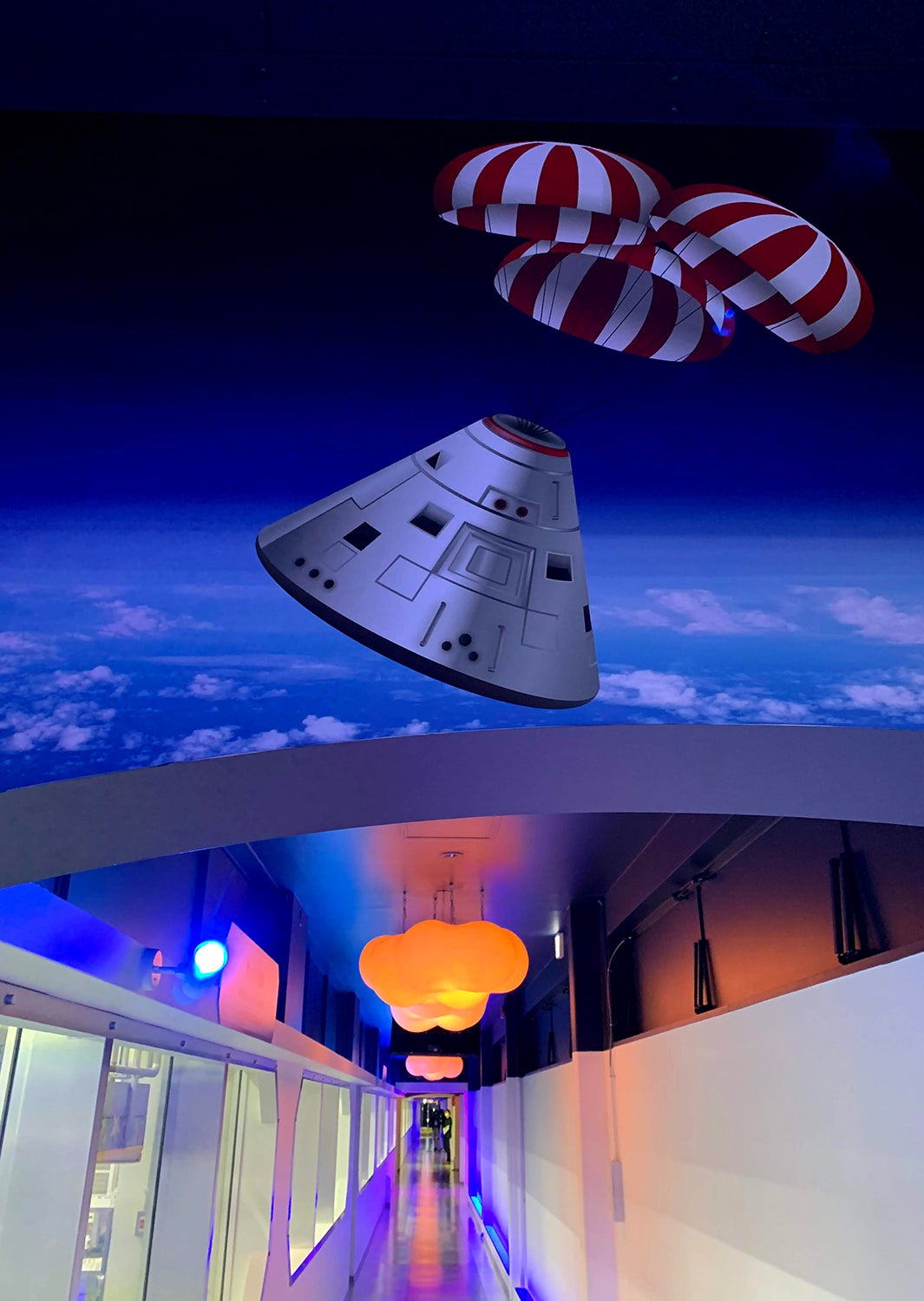 アポロ見学ライン／画像提供：明治