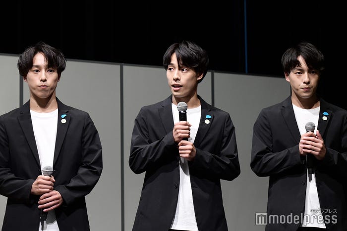佐藤三兄弟(左から:綾人、颯人、嘉人) (C)モデルプレス