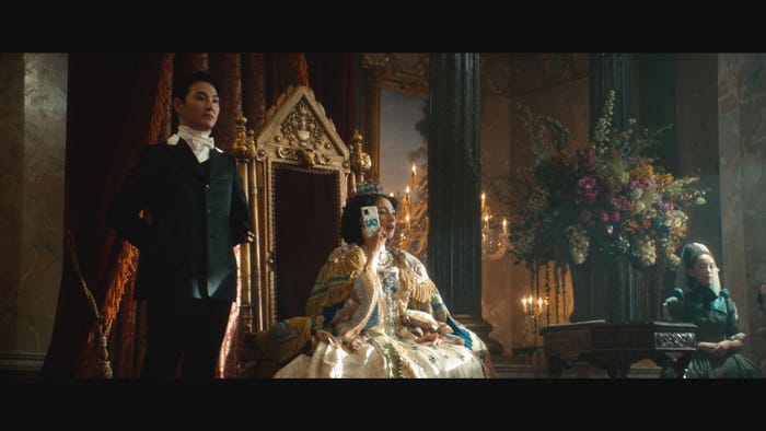 UQUEEN「登場」篇(提供写真)