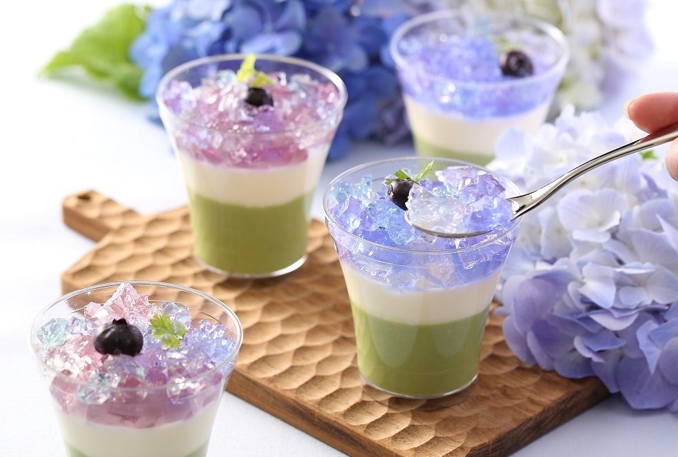 紫陽花パンナコッタ1個540円※テイクアウト限定／画像提供：伊藤久右衛門