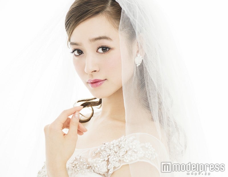 野崎萌香／「Brides Beauty」vol.14より（画像提供：世界文化社）