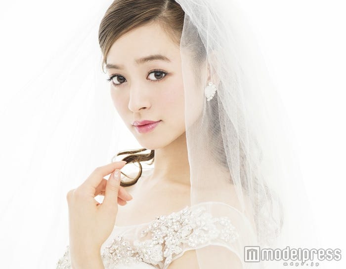 野崎萌香/「Brides Beauty」vol.14より(画像提供:世界文化社)