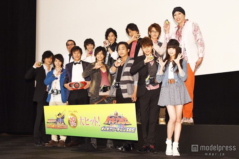 「劇場版仮面ライダー鎧武 サッカー大決戦！黄金の果実争奪杯！」初日舞台挨拶の模様