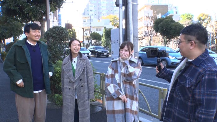 亜生、上白石萌音、橋本環奈、昴生 (C)日本テレビ