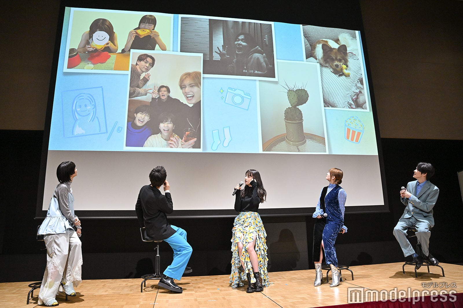 “何気ない日常”“心の居場所”を表した写真を披露する見上愛、佐野勇斗、清原果耶、吉川愛、望月歩（C）モデルプレス