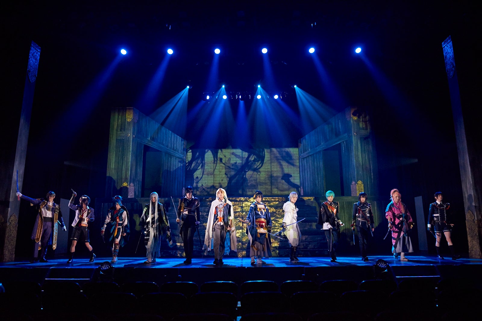 舞台『刀剣乱舞』虚伝 燃ゆる本能寺（再演）ゲネプロにて（C）舞台『刀剣乱舞』製作委員会