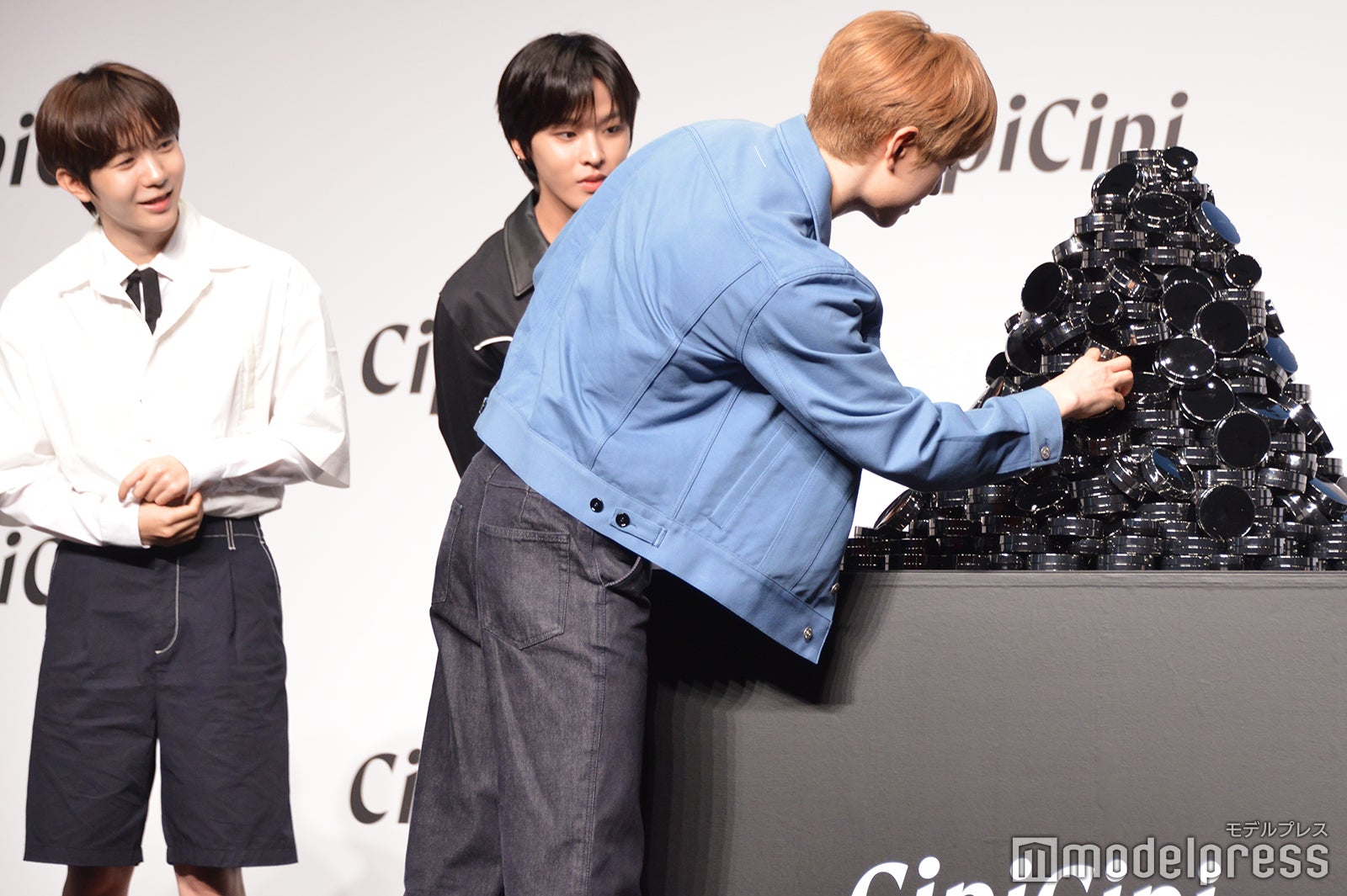 （左から）リョウ、リク、ユウシ（C）モデルプレス