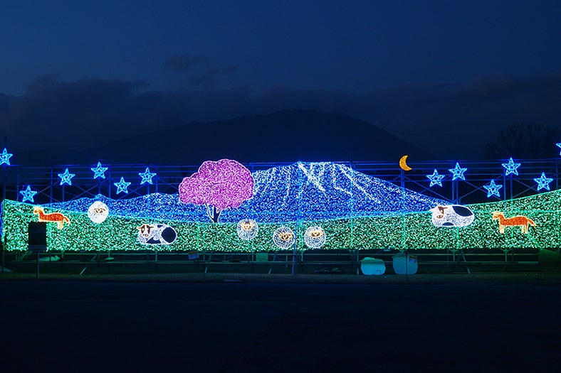 巨大キャンバス絵／画像提供：小岩井農牧