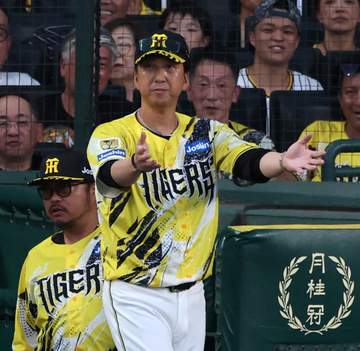 「一塁審判がなんでベースの前に入ったんですかね？」と解説者指摘 阪神・藤川監督リクエストも判定変わらず 四回にバントの元山が一塁アウト