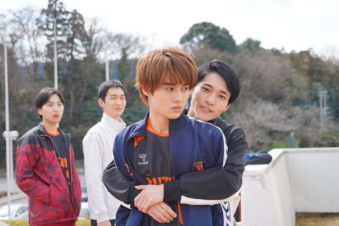 藤岡真威人ら「クールドジ男子」第6話より(C)那多ここね/SQUARE ENIX・ドラマ「クールドジ男子」製作委員会