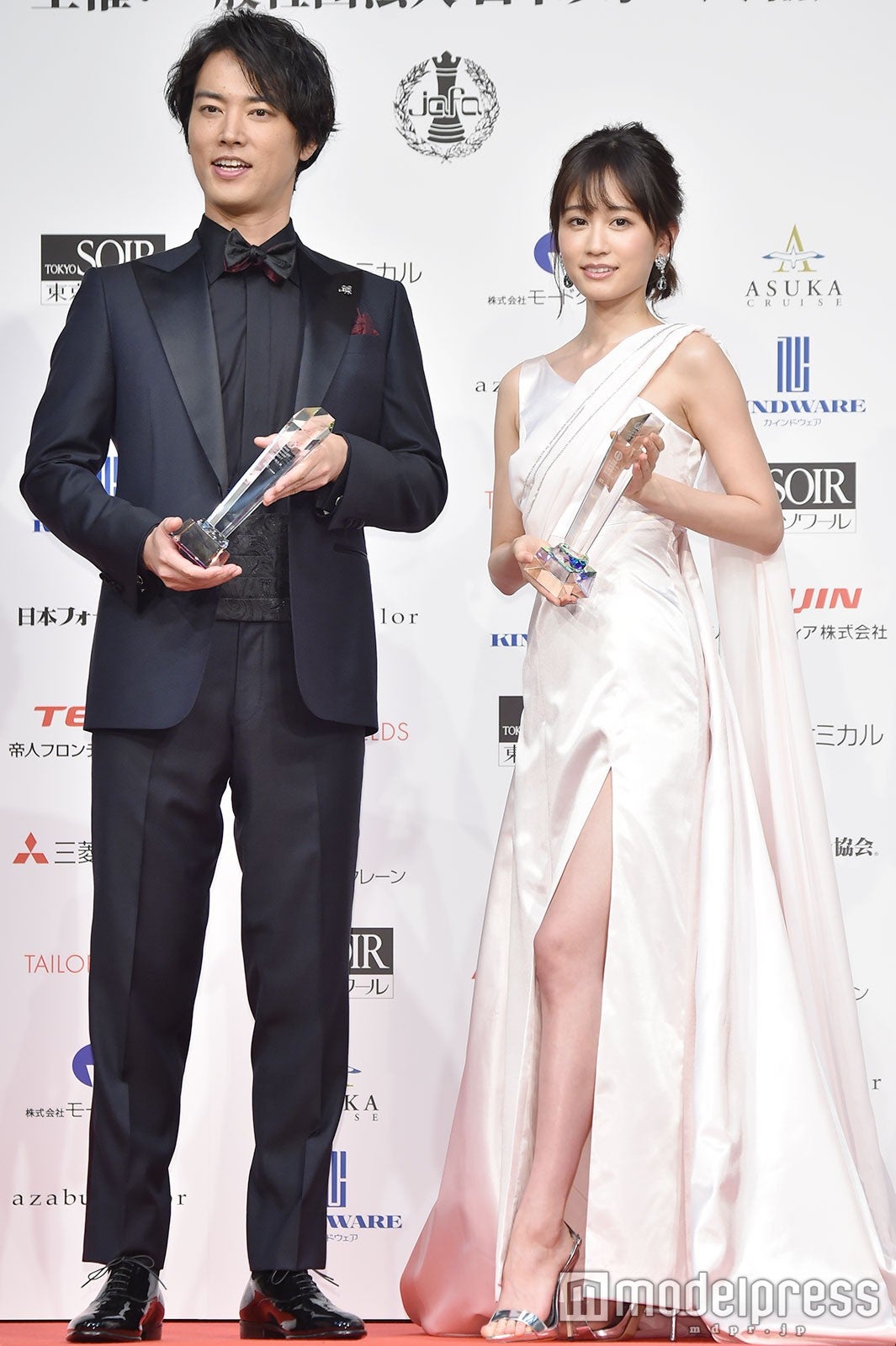 桐谷健太、前田敦子 （C）モデルプレス