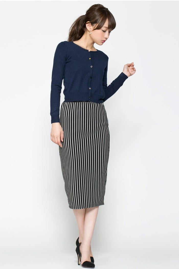 ミモレ丈ストライプタイトスカート「DEPARTMENT」1,490円(税込)