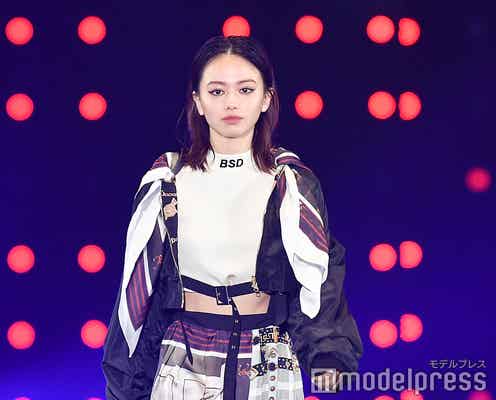 山本舞香、腹筋際立つ辛口コーデ 笑顔とのギャップで会場魅了<TGC2019S/S>