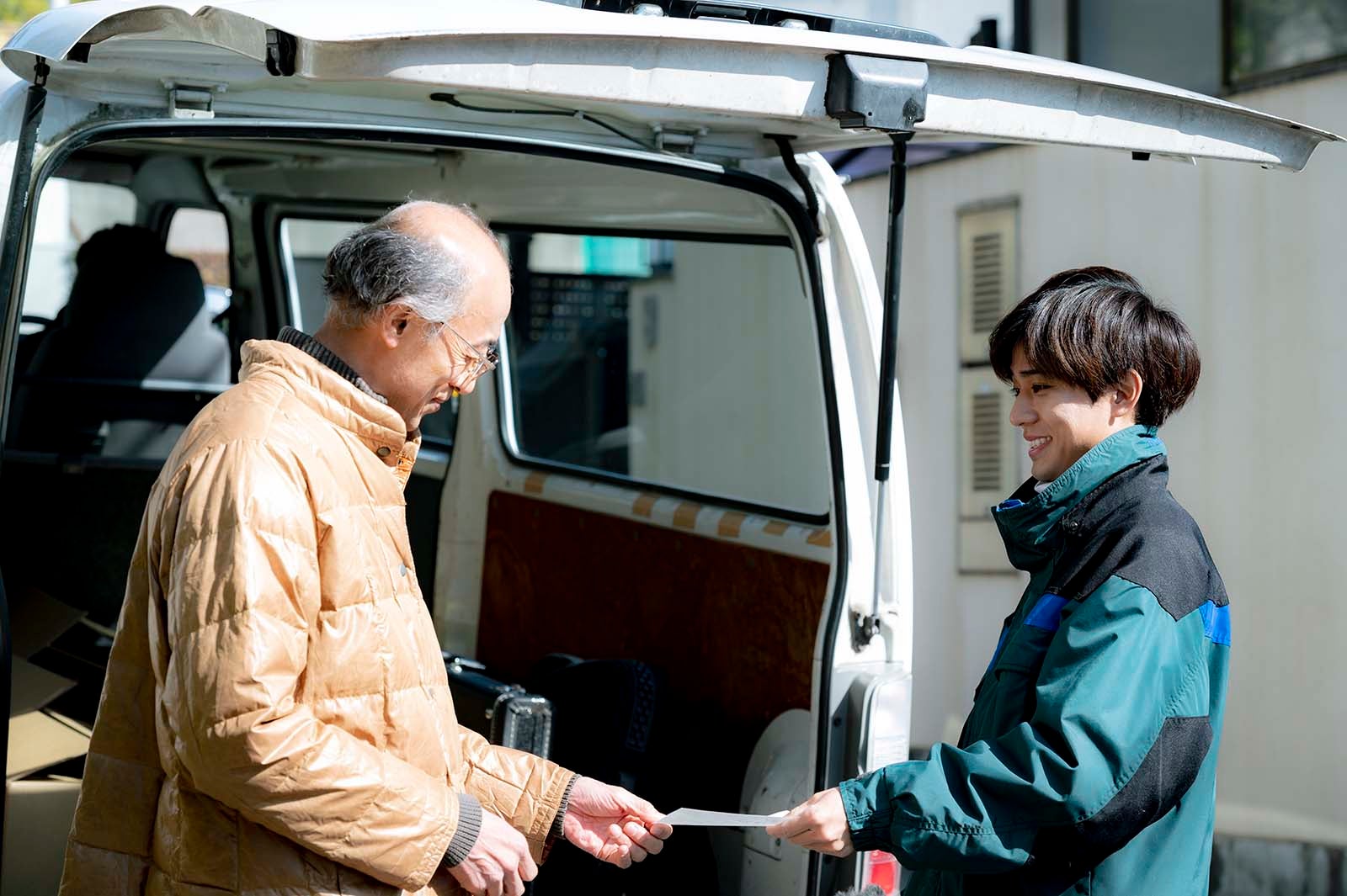 酒向芳、永瀬廉／「夕暮れに、手をつなぐ」第8話より（C）TBS