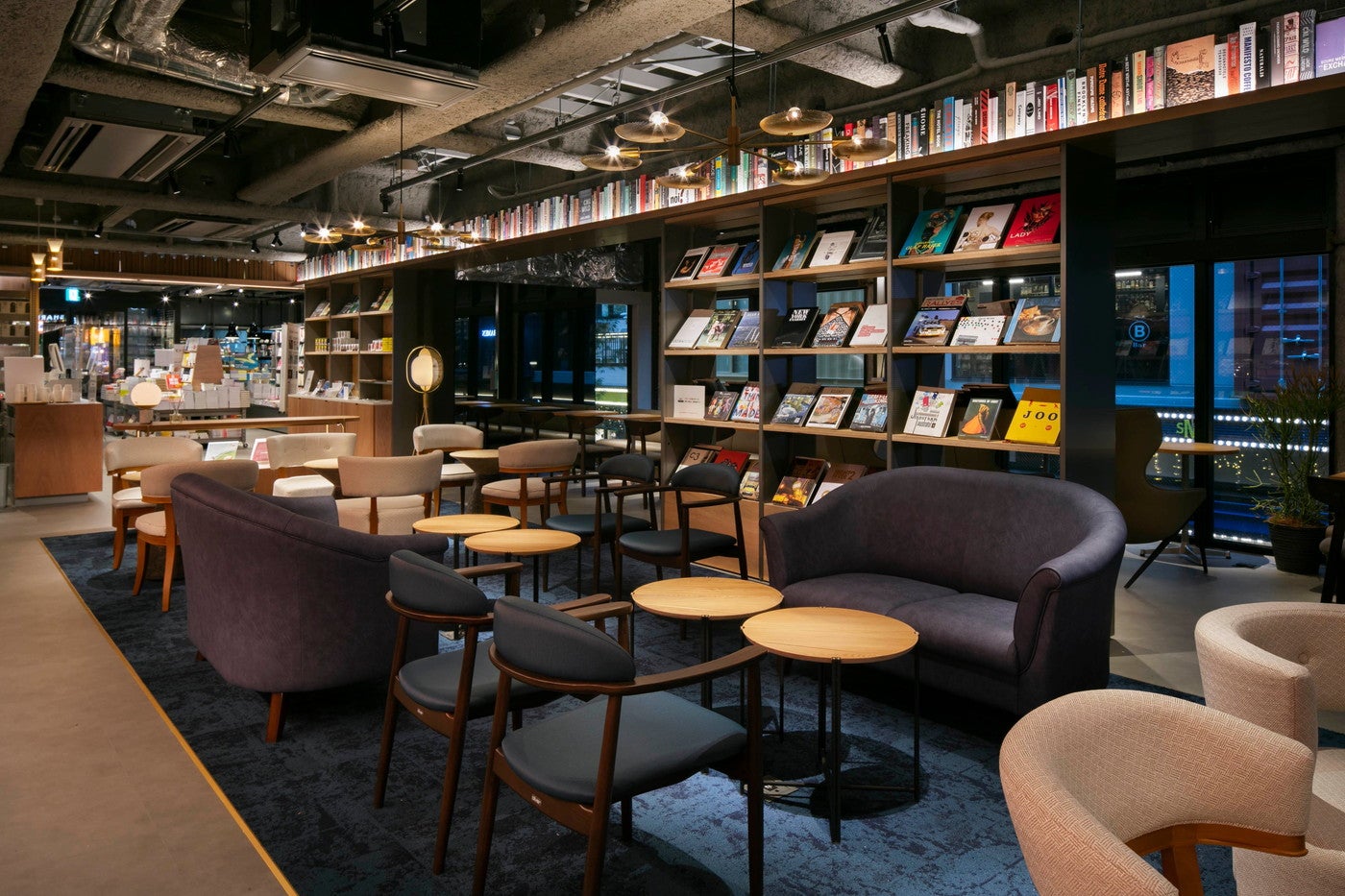 TSUTAYA BOOKSTORE 下北沢／画像提供：CCC