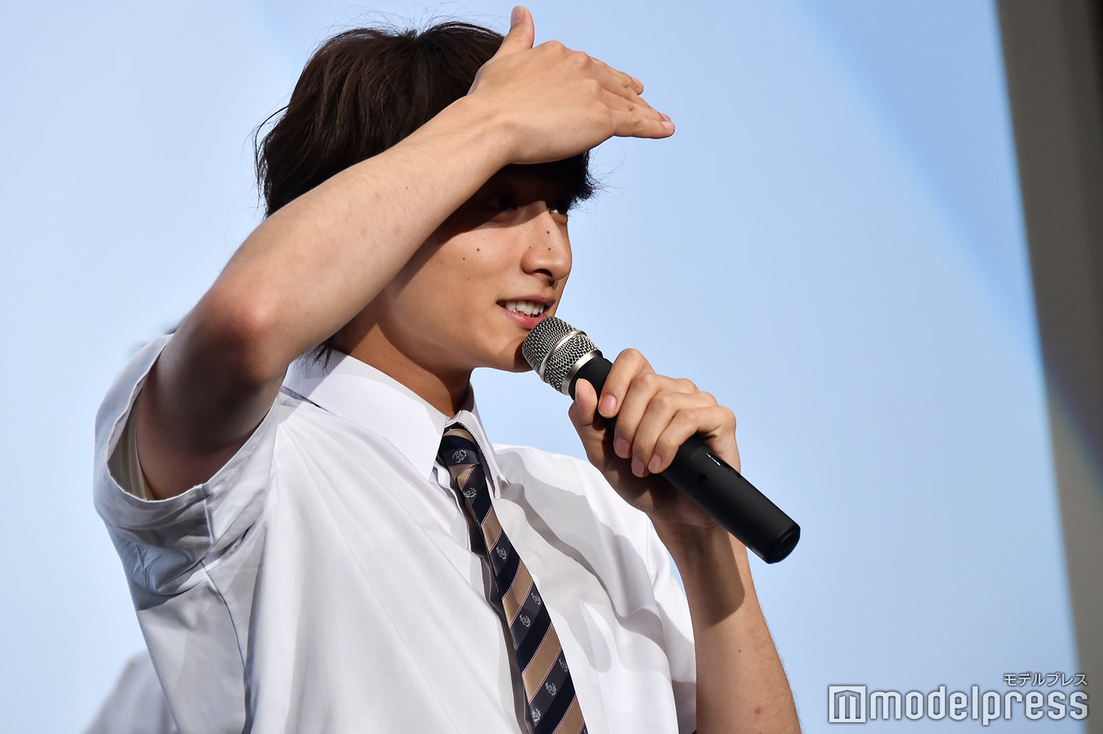 客席の“S女子”を探す小関裕太（C）モデルプレス