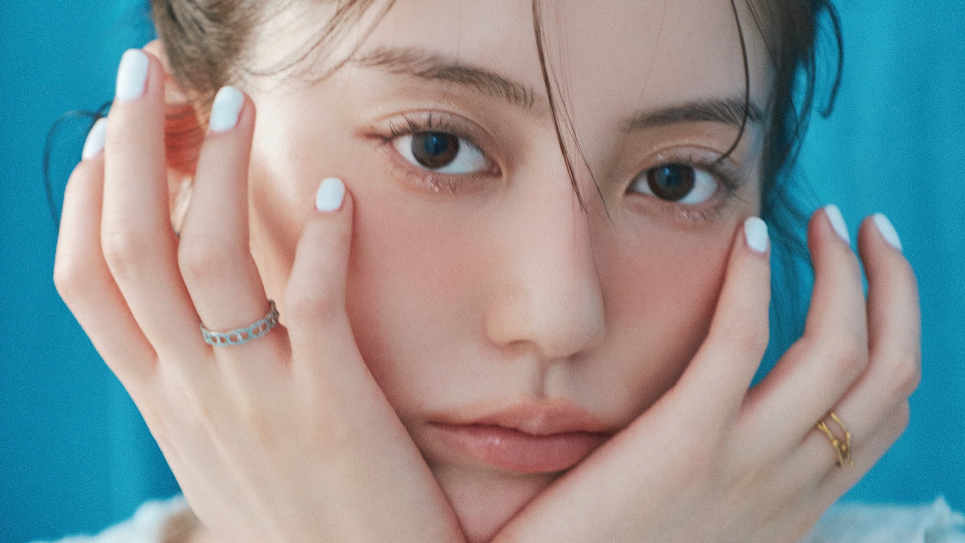 手元には高級感の出るキラメキが必須♡ コーデ全体が華やかに仕上がる【お上品アクセ】12選