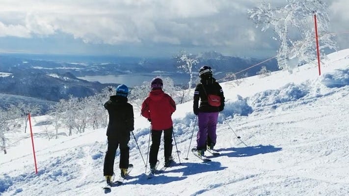 コースから洞爺湖を望む